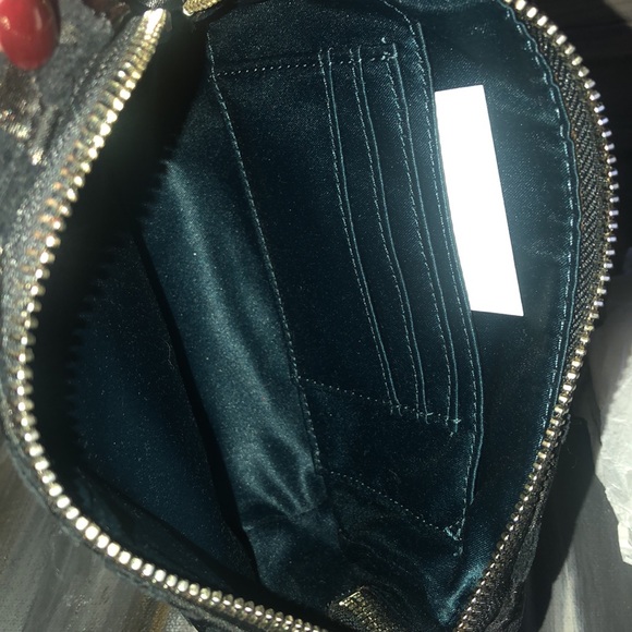 EC Coach Wristlet - Picture 6 of 11